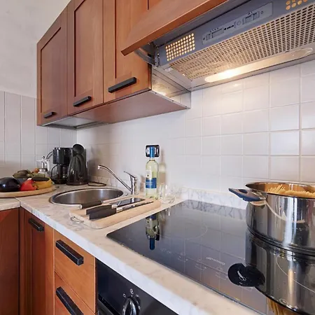 Lake View Studio Vacation Station * Acquaseria