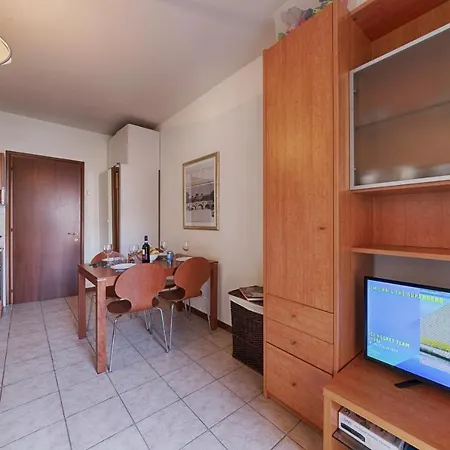 Apartment Lake View Studio Vacation Station Acquaseria