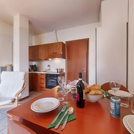 Apartment Lake View Studio Vacation Station *